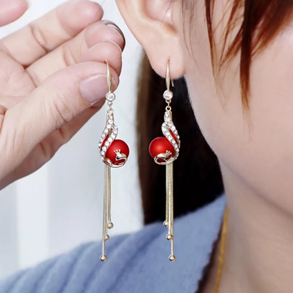 🎀Stunning Red Pearl Peacock Tassel Earring - Picture 5 of 5